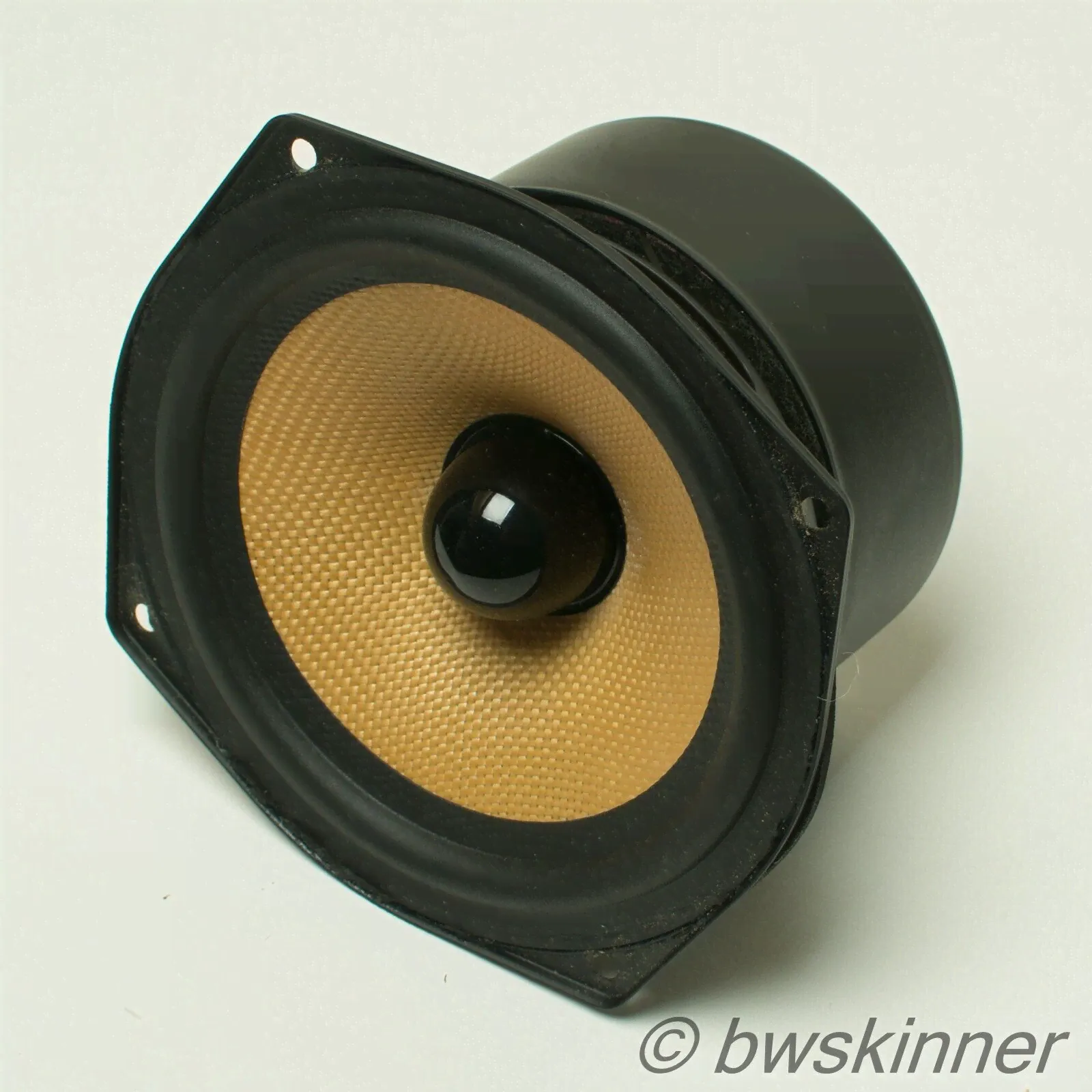 Wharfedale Diamond 8 1334 Shielded Bass Loudspeaker Driver / Woofer.
